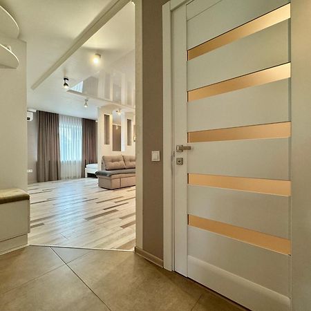 Apartpoltava Розкішна Студія З Кутовою Ванною, 1-Й Будинок Біля Корпусного Парку, Панорамний Балкон Eksteriør billede