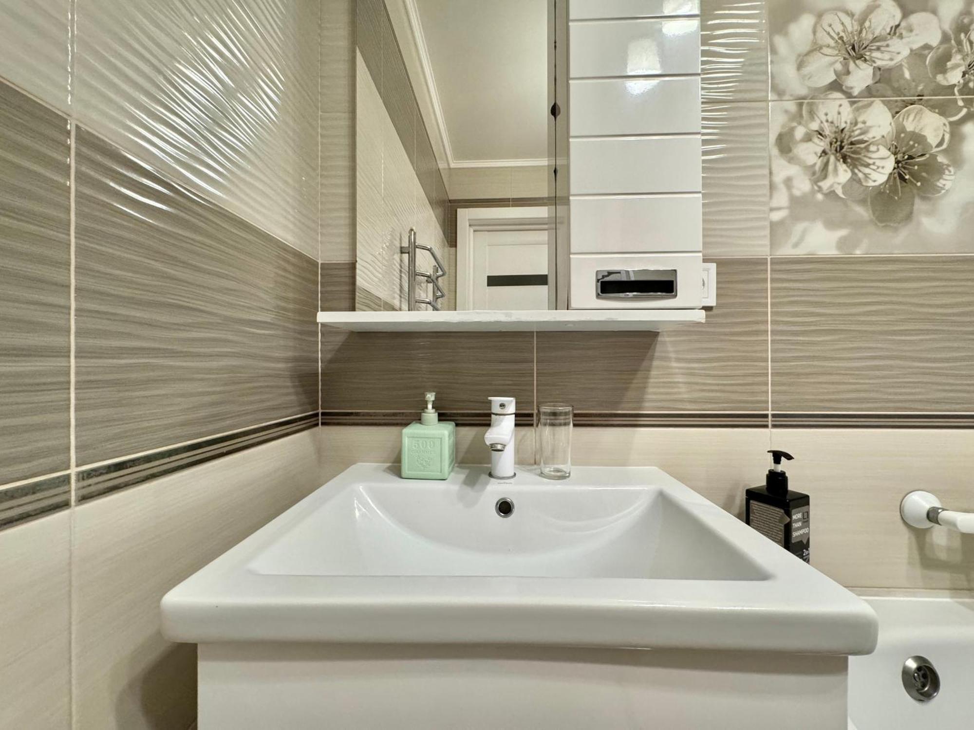 Apartpoltava Розкішна Студія З Кутовою Ванною, 1-Й Будинок Біля Корпусного Парку, Панорамний Балкон Eksteriør billede
